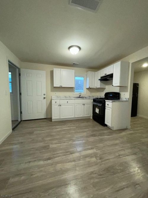 322 New St, Newark, NJ, 07103-3133 | Card Image