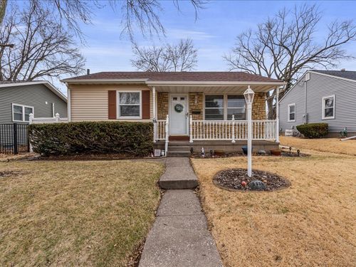 2538 Bellevue Ave, Bettendorf, IA, 52722-4416 | Card Image