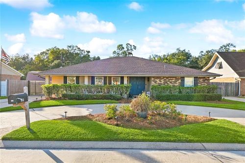 121 Langridge Dr, Belle Chasse, LA, 70037-4421 | Card Image