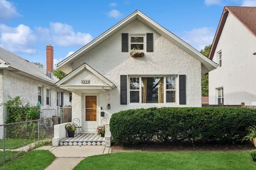 4834 W Cullom Ave, Chicago, IL, 60641-1512 | Card Image