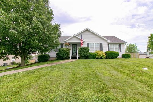 580 Se 110th Rd, Warrensburg, MO, 64093-9377 | Card Image