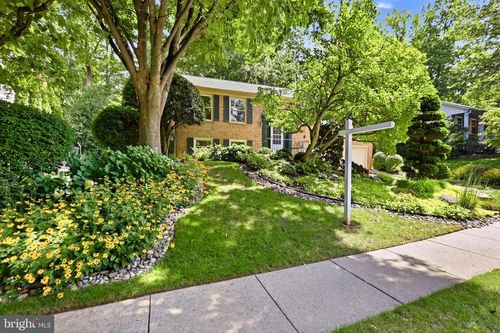 10147 Red Spruce Rd, FAIRFAX, VA, 22032-3604 | Card Image