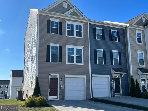 220 Charterhouse St, FALLING WATERS, WV, 25419-1557 | Card Image
