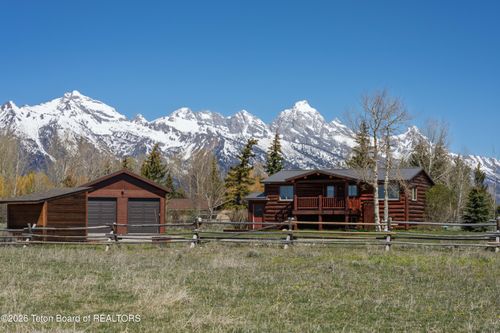 8000 N Spring Gulch Rd, Jackson, WY, 83001-9307 | Card Image