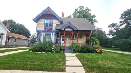 125 S Lincoln St, Elkhorn, WI, 53121-1726 | Card Image