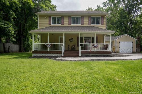 10 Reservoir Rd, Stony Point, NY, 10980-3214 | Card Image