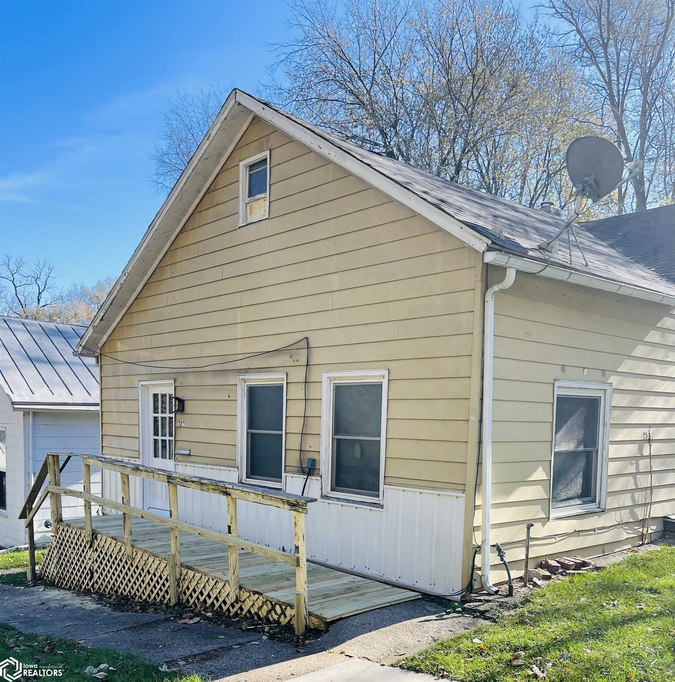Locust St, Burlington, IA 52601