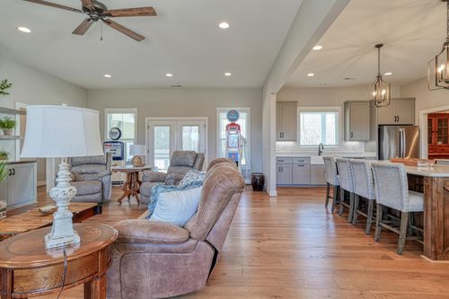 899 Hampton Rd, lyman, SC, 29365-9426 | Card Image