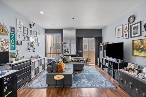 328-19350 Sherman Way, Reseda, CA, 91335-3768 | Card Image