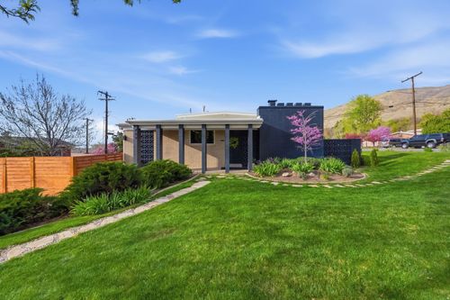 749 E 400 N, Bountiful, UT, 84010-3616 | Card Image