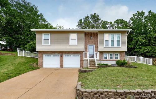 6001 La Chateau Ct, Saint Louis, MO, 63129-2167 | Card Image