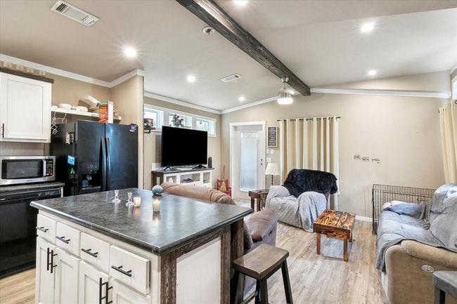 13271 Mustang Trl, House other with 2 bedrooms, 1 bathrooms and null parking in Hamshire TX | Image 12