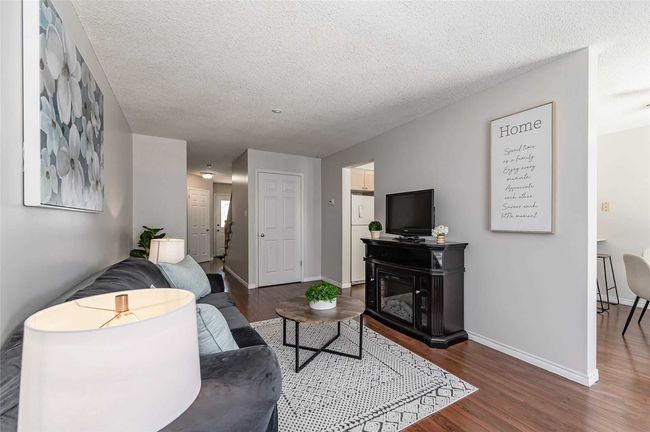 9 Crawford Cres, House attached with 3 bedrooms, 2 bathrooms and 3 parking in Cambridge ON | Image 8