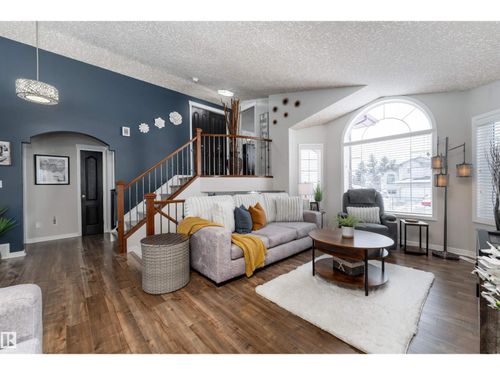 5709 45 St, Tofield, AB, T0B4J0 | Card Image