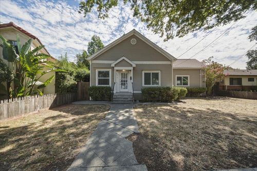 107 1st St, Woodland, CA, 95695-3208 | Card Image
