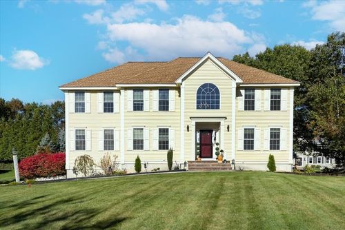 4 Hemlock Ln, Groveland, MA, 01834-2035 | Card Image