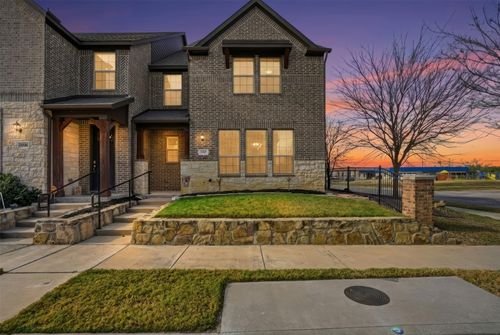 5585 Crosby Dr, North Richland Hills, TX, 76180-2105 | Card Image