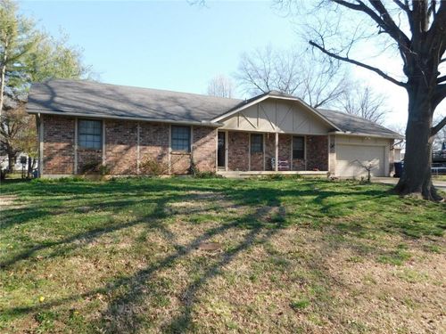 1805 Cambridge Ln, Pittsburg, KS, 66762-3503 | Card Image