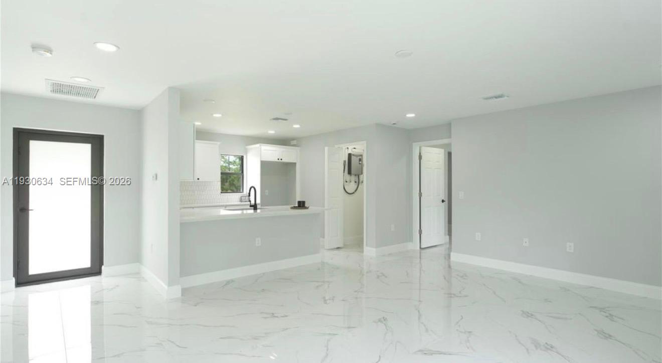 Residential Lease in Lehigh Acres 3