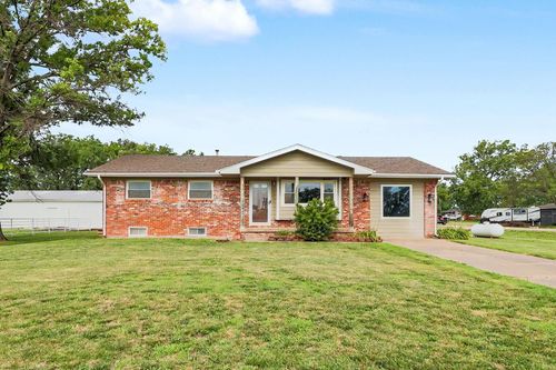 1435 S Rock Rd, Derby, KS, 67037-3977 | Card Image