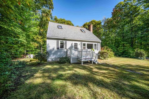 366 Beauty Hill Rd, Barrington, NH, 03825-5528 | Card Image
