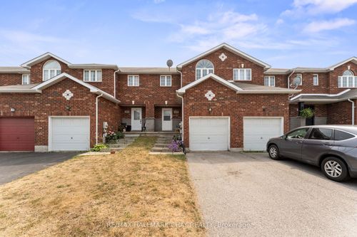 243 Stanley St, Barrie, ON, L4M7G2 | Card Image