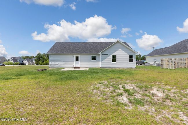 105 Sonia Dr, House other with 3 bedrooms, 2 bathrooms and 2 parking in Hubert NC | Image 4