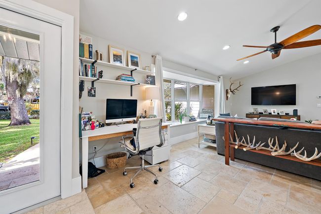 556 Sw Rustic Cir, House other with 3 bedrooms, 2 bathrooms and null parking in Stuart FL | Image 11