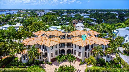 d2-688 10th Ave S, NAPLES, FL, 34102-7130 | Card Image