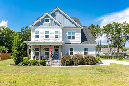 699 Crown Pointe Dr, Hampstead, NC, 28443-4057 | Card Image