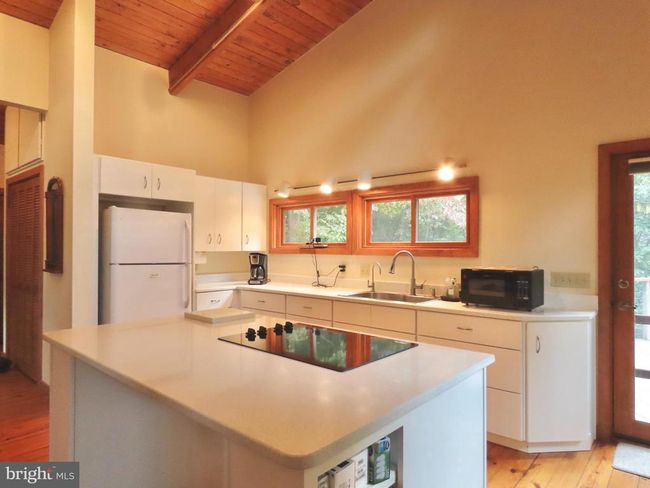 30 Timothy Ln, House other with 2 bedrooms, 3 bathrooms and null parking in WASHINGTON VA | Image 15