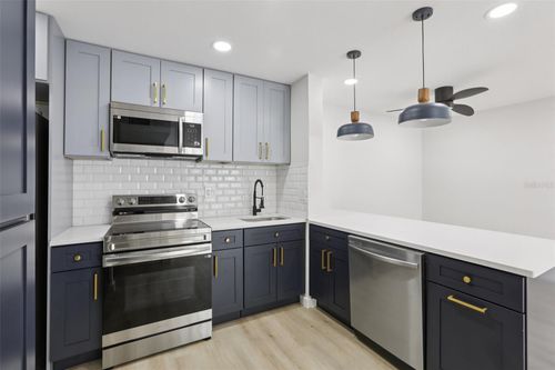 a2-3232 Lake Pine Way E, Tarpon Springs, FL, 34688-6493 | Card Image