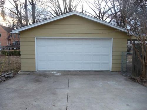 5104 Belinder Rd, Westwood, KS, 66205-2017 | Card Image