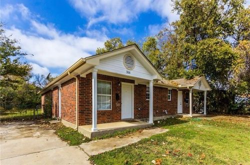 5018 Nell St, Fort Worth, TX, 76119-5142 | Card Image