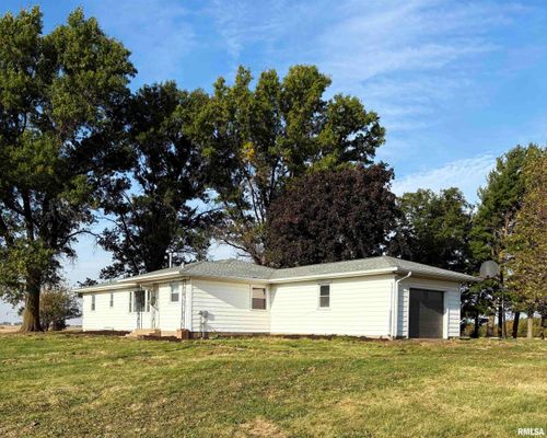 22460 250th St, Eldridge, IA, 52748-9432 | Card Image