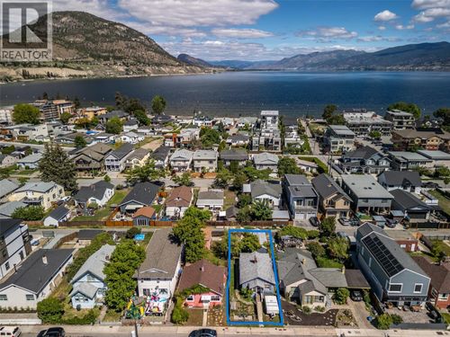 463 Heales Ave, Penticton, BC, V2A1G5 | Card Image