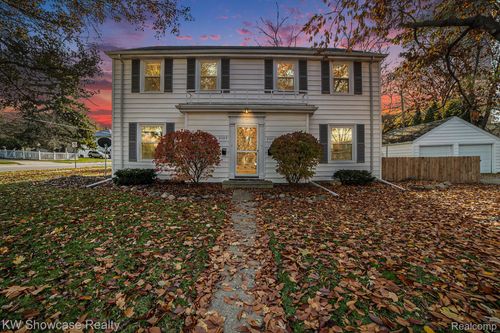 2003 Allegan St, Saginaw, MI, 48602-2762 | Card Image