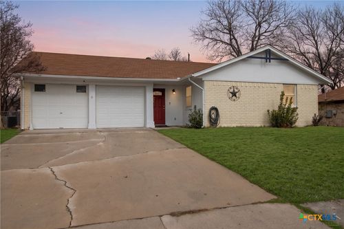 211 E Hogan Dr, Copperas Cove, TX, 76522-1845 | Card Image