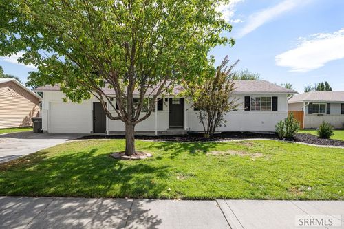 1213 Dickson Ave, Idaho Falls, ID, 83402-3823 | Card Image