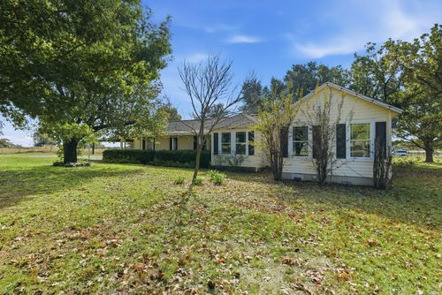 3420 Springfield Rd, Springtown, TX, 76082-6168 | Card Image