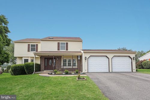 12 Victoria Way, Camp Hill, PA, 17011-1730 | Card Image