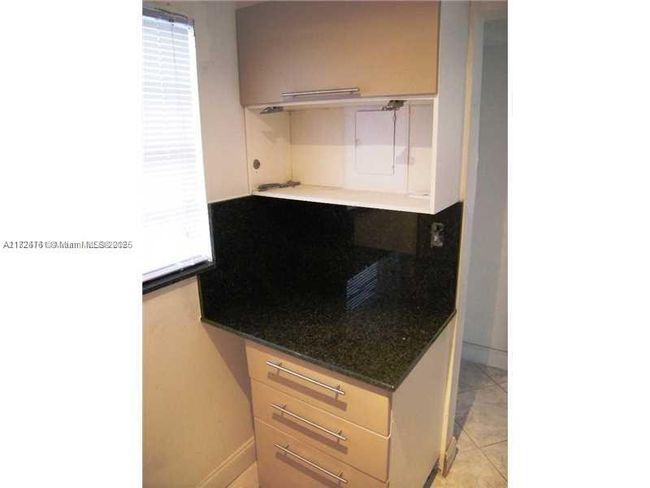 APT-403 - 701 Euclid Ave, Condo with 1 bedrooms, 1 bathrooms and null parking in Miami Beach FL | Image 5