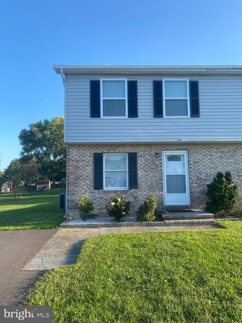 208 Hackberry Dr, STEPHENS CITY, VA, 22655-2131 | Card Image