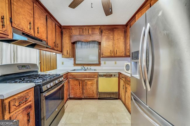 407 Westchester Dr, House other with 4 bedrooms, 3 bathrooms and null parking in Barnesville GA | Image 7