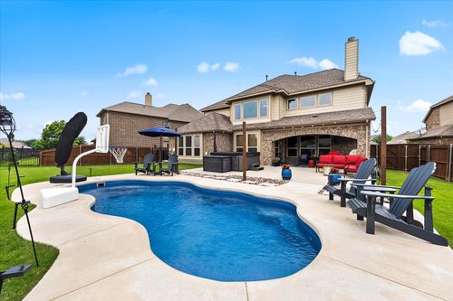 1056 Knoxbridge Rd, Forney, TX, 75126-3827 | Card Image