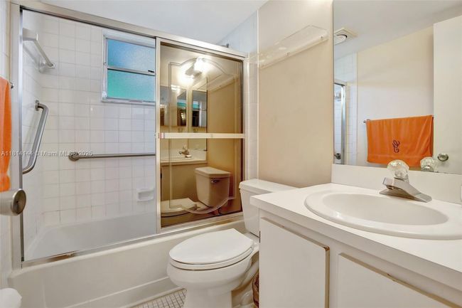 APT-101 - 9510 Seagrape Dr, Condo with 3 bedrooms, 2 bathrooms and null parking in Davie FL | Image 25