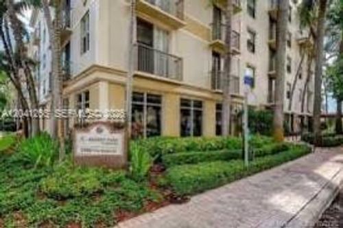 818a-1919 Van Buren St, Hollywood, FL, 33020-7817 | Card Image