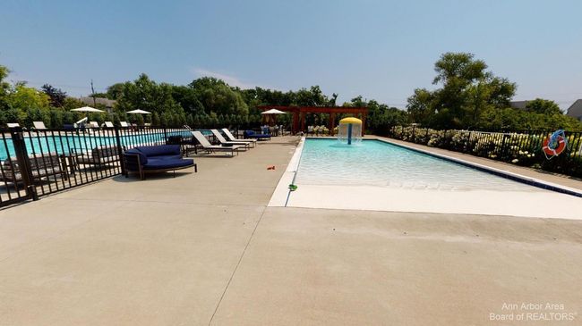 2704 S Spurway Dr, Condo with 4 bedrooms, 4 bathrooms and null parking in Ann Arbor MI | Image 37