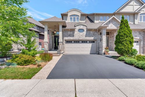 136 Oak Park Dr, Waterloo, ON, N2K0B3 | Card Image