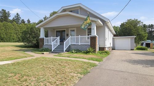 614 17th Ave, Bloomer, WI, 54724-1720 | Card Image